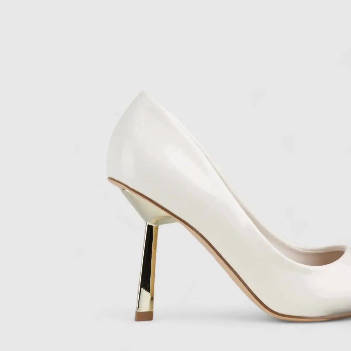 Bulbul Court Shoe White LU005