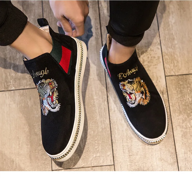 Comfortable Suede Fashion Animal Embroidery Shoes