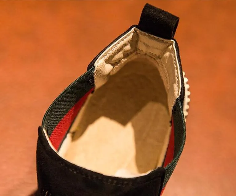 Comfortable Suede Fashion Animal Embroidery Shoes