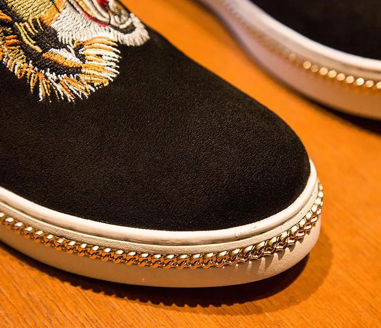 Comfortable Suede Fashion Animal Embroidery Shoes