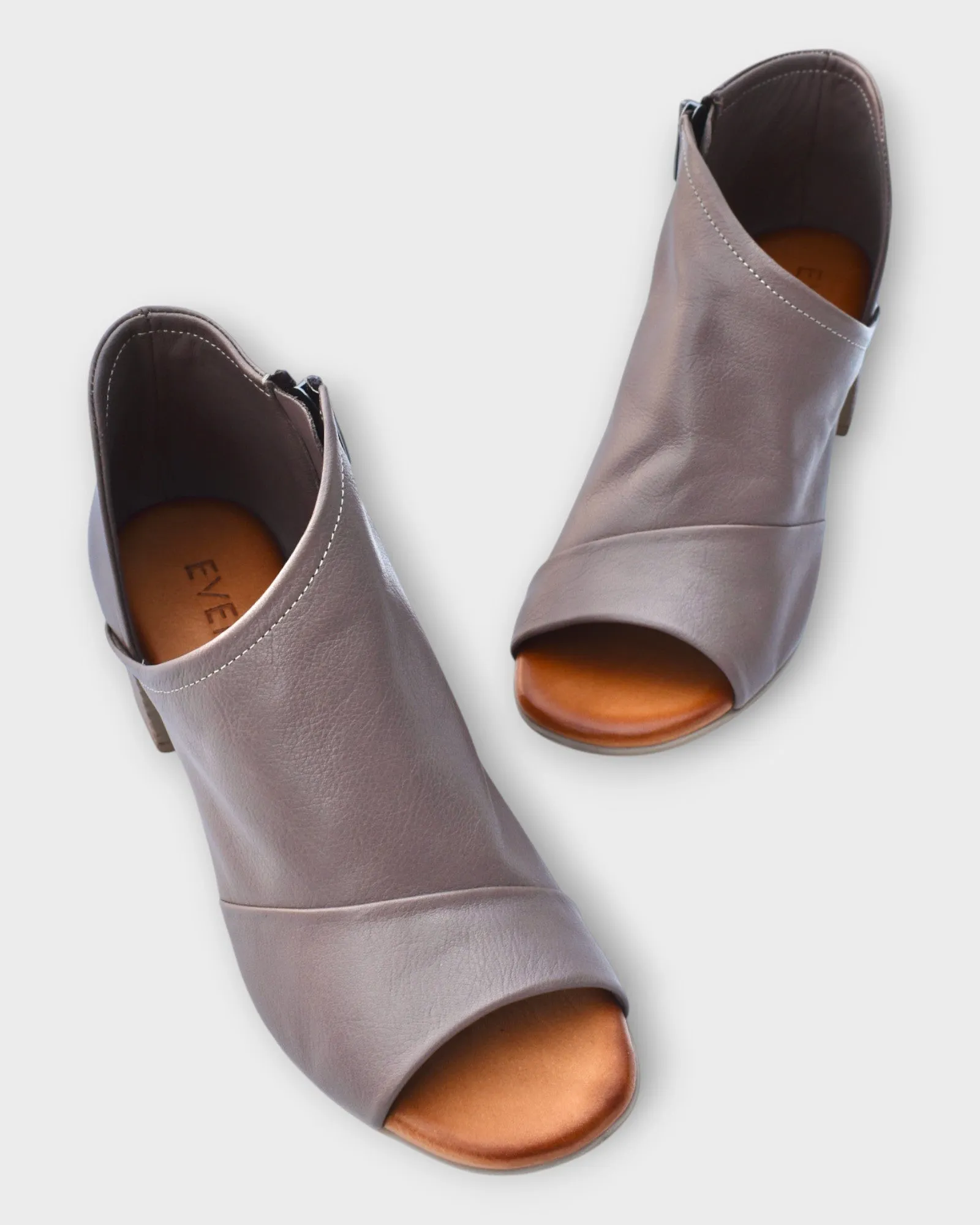 Everly Gia 01