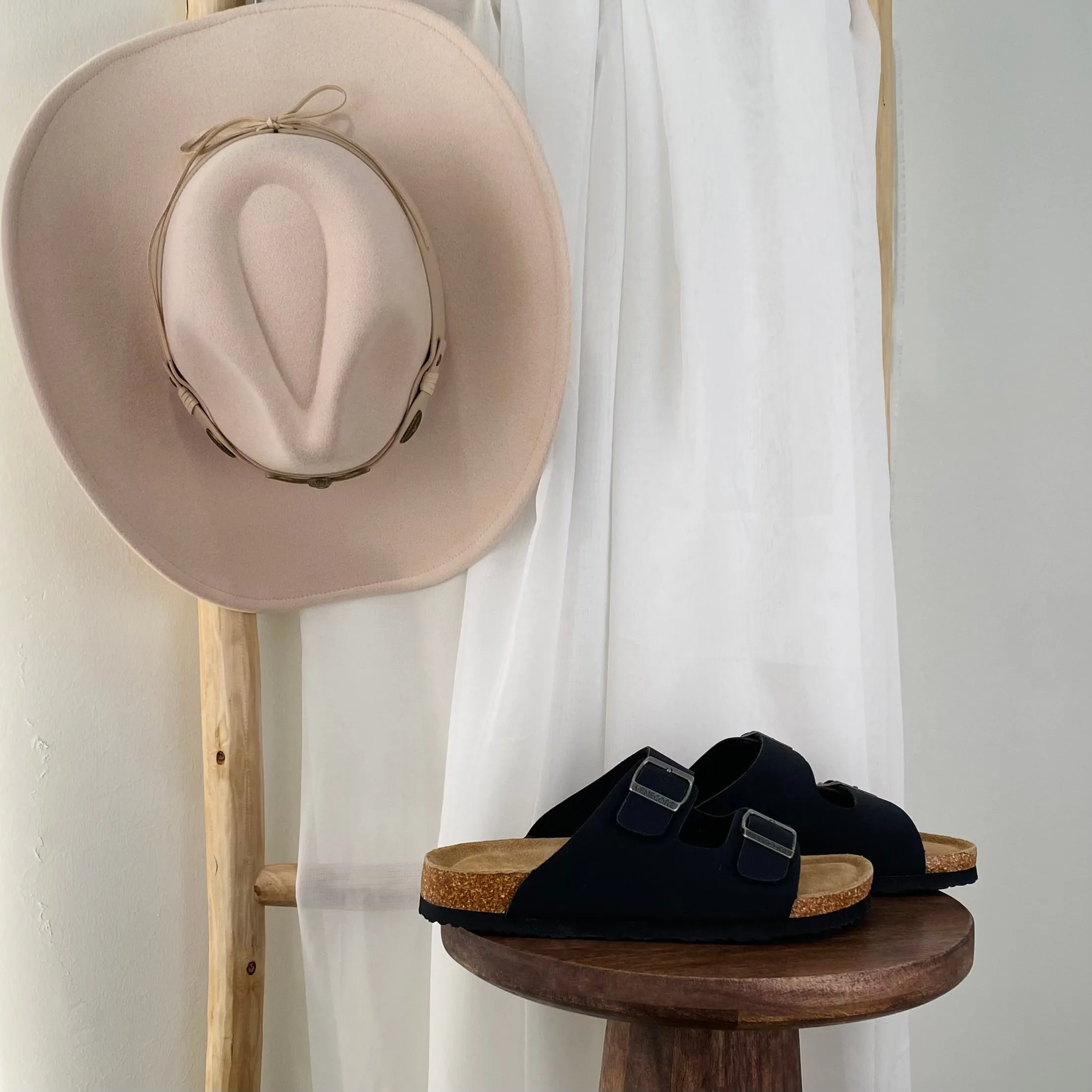 Jessie Sandals (Black)