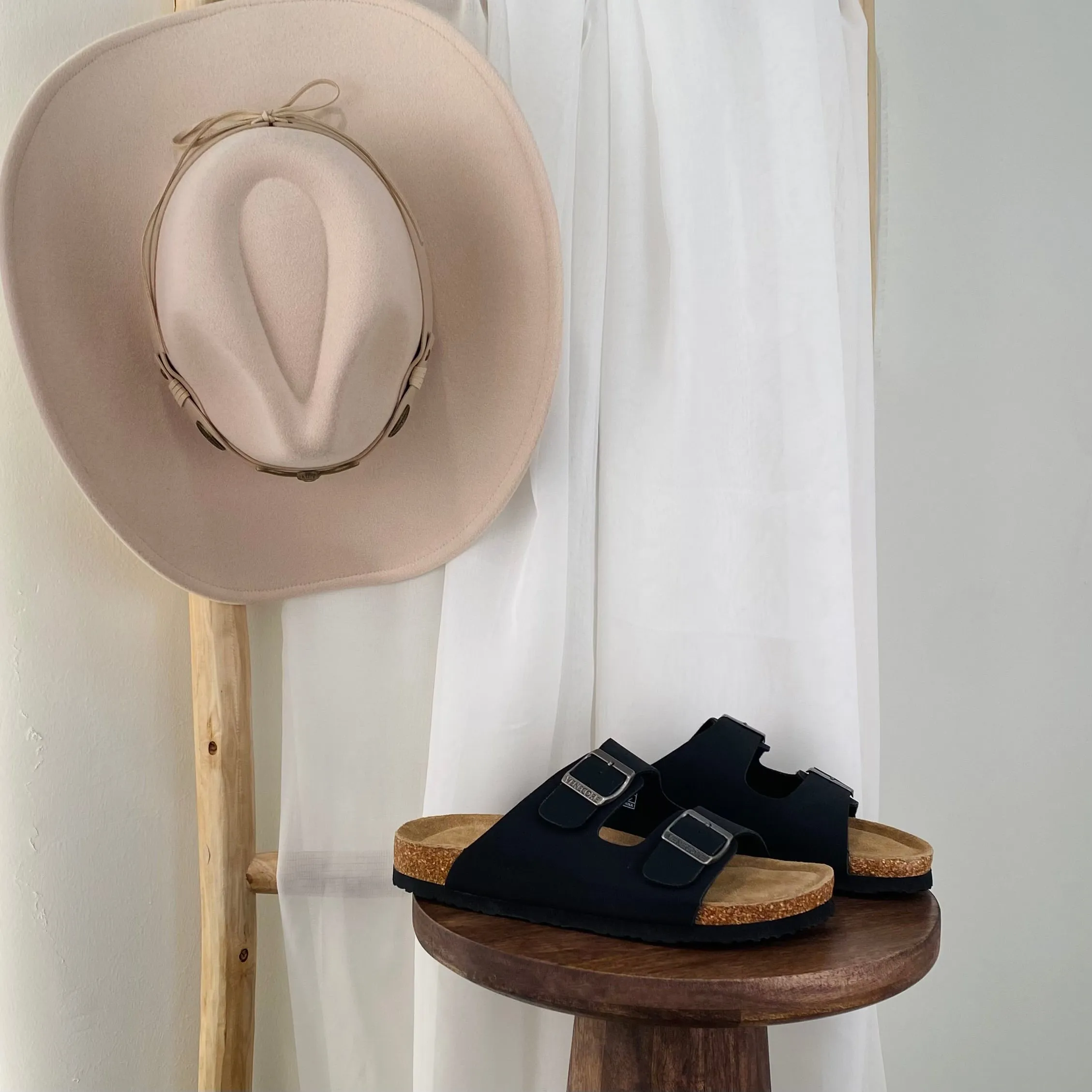 Jessie Sandals (Black)