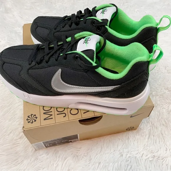 Nike Air Max Dawn (GS) Big Kids' Shoes Black-Chrome-Green Strike