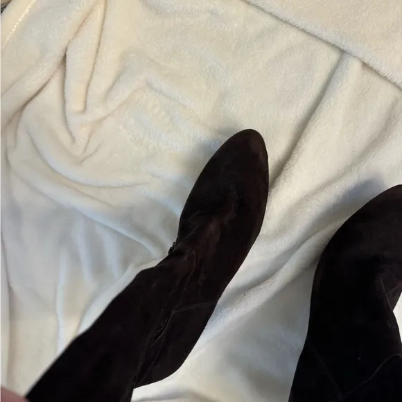 NWOT! Me Too Brown Suede high heel boots! Size 10M! 👢👢