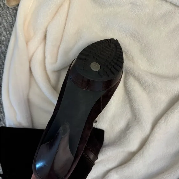 NWOT! Me Too Brown Suede high heel boots! Size 10M! 👢👢