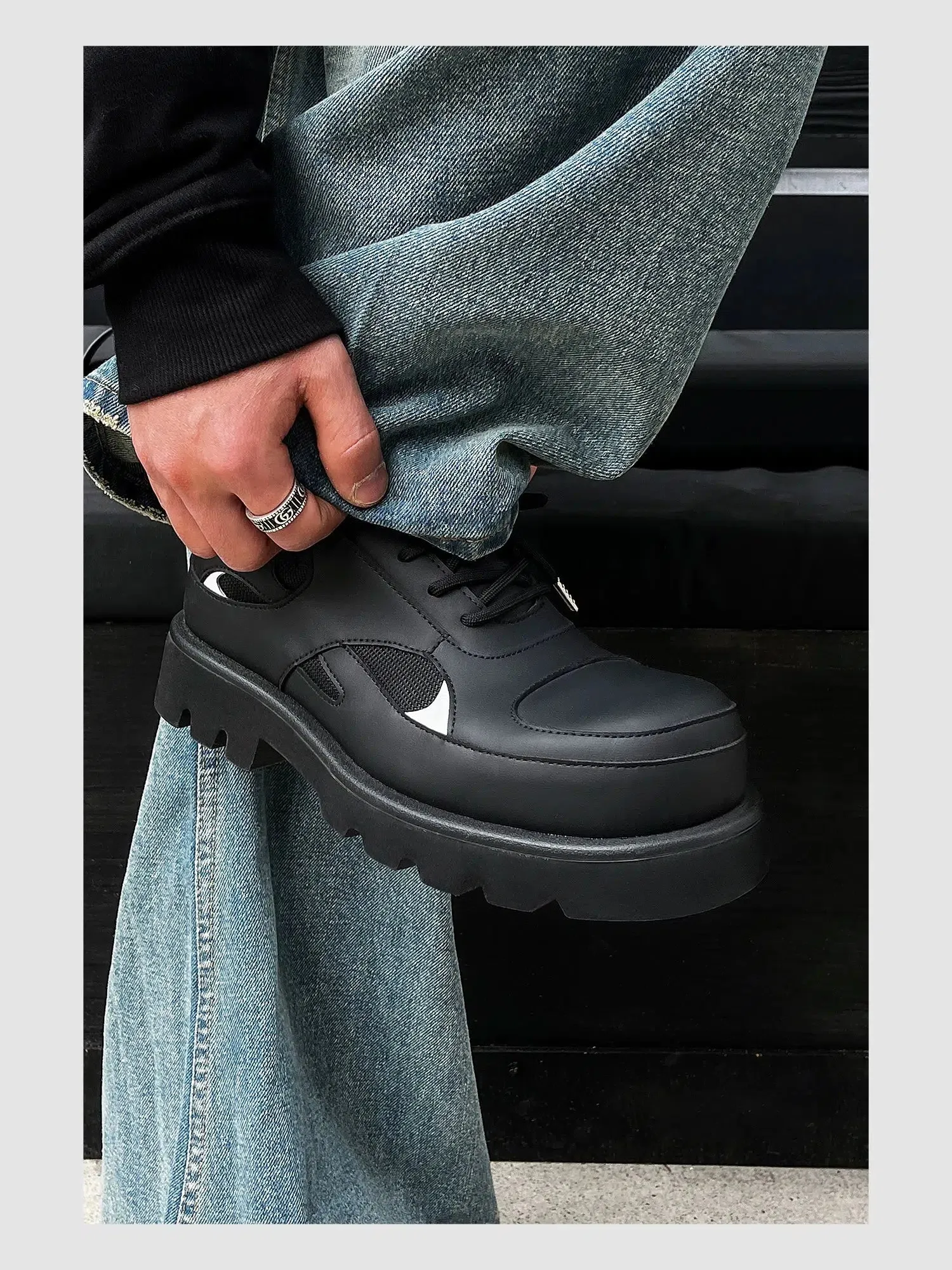 Round-Toed Derby Shoes