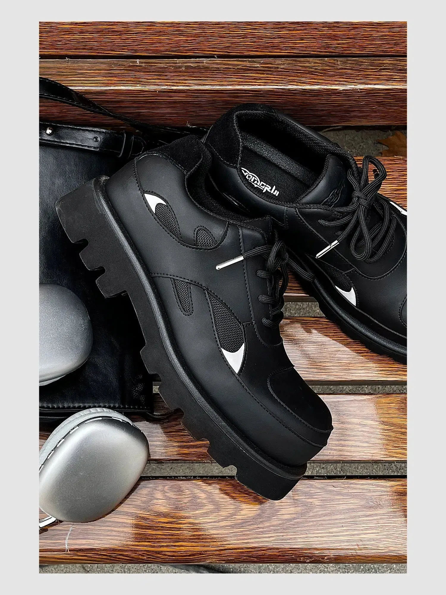 Round-Toed Derby Shoes