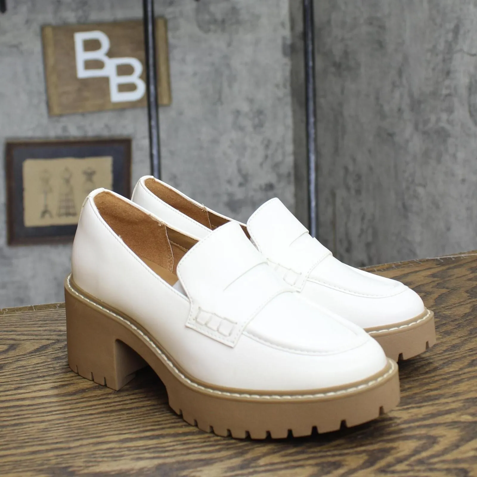 Universal Thread Women's Maisy Loafer Heels 87931725 Off White 5.5M