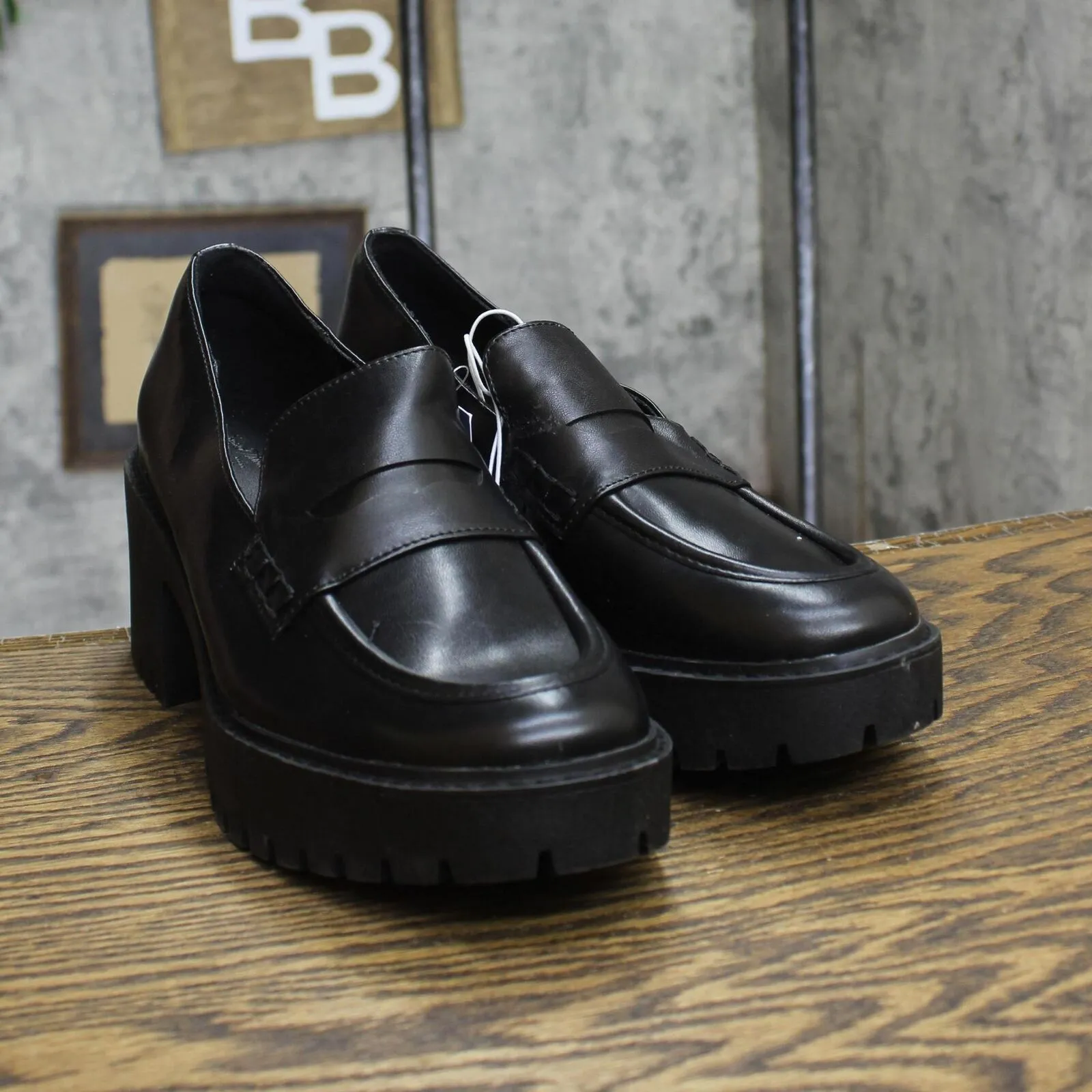 Universal Thread Womens Maisy Loafer Heels with Memory Foam Insole Black 10M