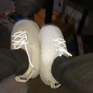 White Winter Indoor Slippers – Cozy & Lightweight Footwear